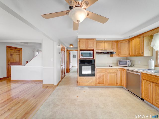 2 Arthur Court, North Branford, CT 06471