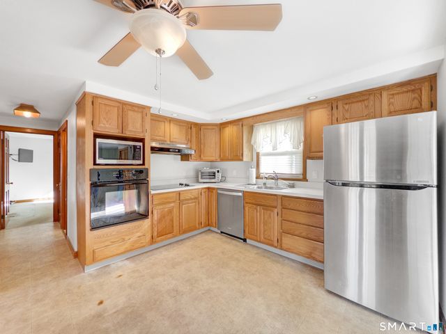2 Arthur Court, North Branford, CT 06471