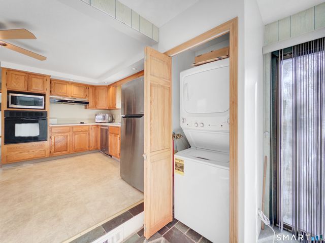 2 Arthur Court, North Branford, CT 06471