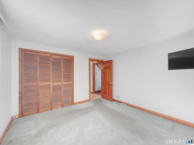 2 Arthur Court, North Branford, CT 06471