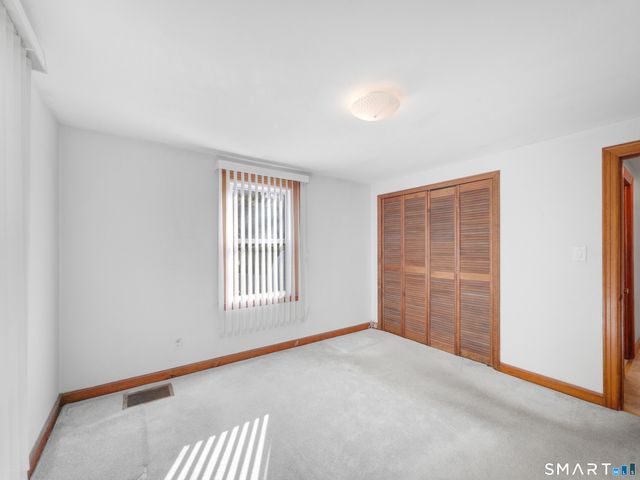 2 Arthur Court, North Branford, CT 06471