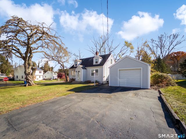 2 Arthur Court, North Branford, CT 06471