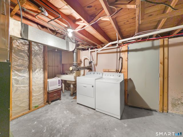 2 Arthur Court, North Branford, CT 06471