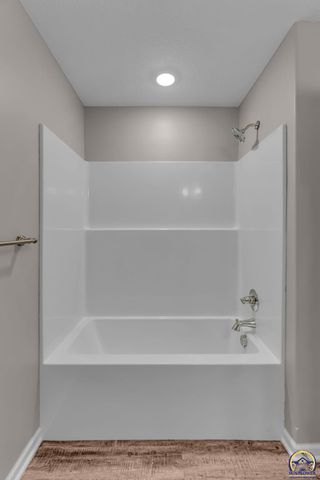 304 Clay Ave, Carbondale, KS 66414