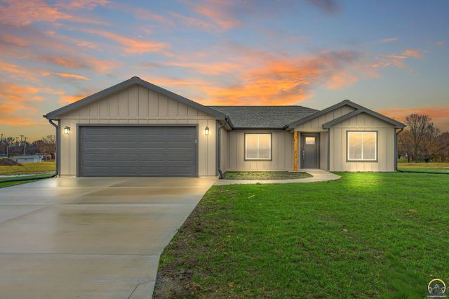 304 Clay Ave, Carbondale, KS 66414