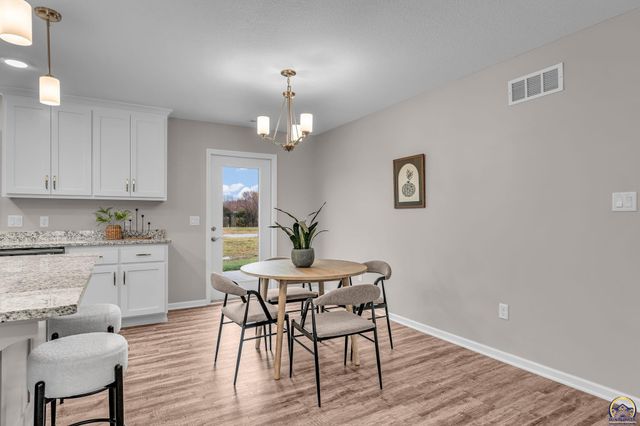 304 Clay Ave, Carbondale, KS 66414