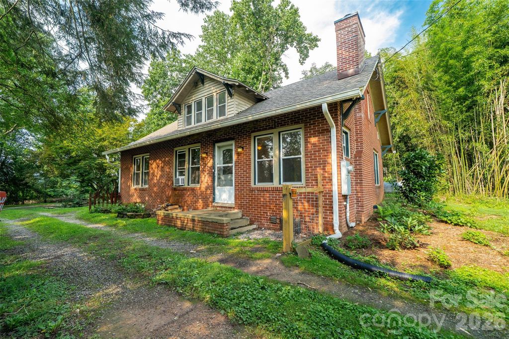 76 Starnes Cove Road, Asheville, NC 28806