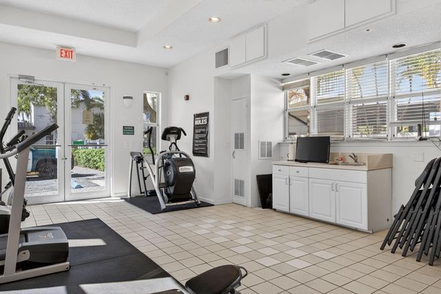 1900 Oceanwalk Lane 138, Pompano Beach, FL 33062