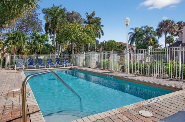 1900 Oceanwalk Lane 138, Pompano Beach, FL 33062