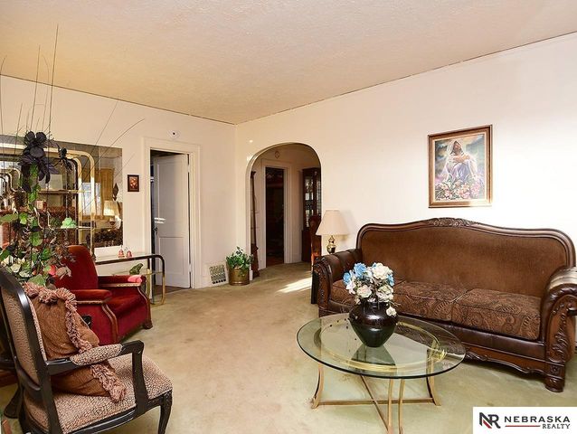 3188 Stone Avenue, Omaha, NE 68111