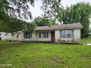 7925 County Lane 186, Carthage, MO 64836