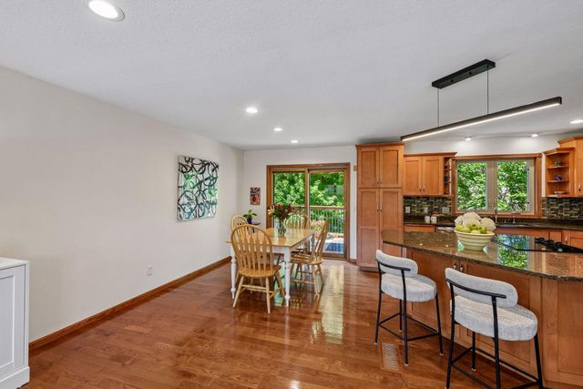 7011 Eagle Ridge, Eden Prairie, MN 55346
