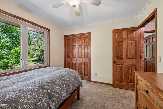 7011 Eagle Ridge, Eden Prairie, MN 55346