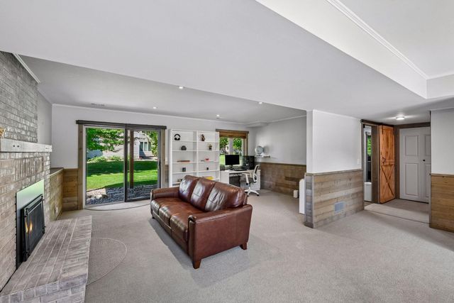 7011 Eagle Ridge, Eden Prairie, MN 55346