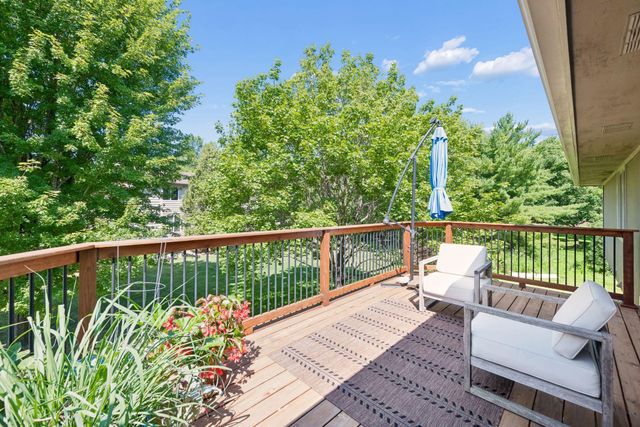 7011 Eagle Ridge, Eden Prairie, MN 55346