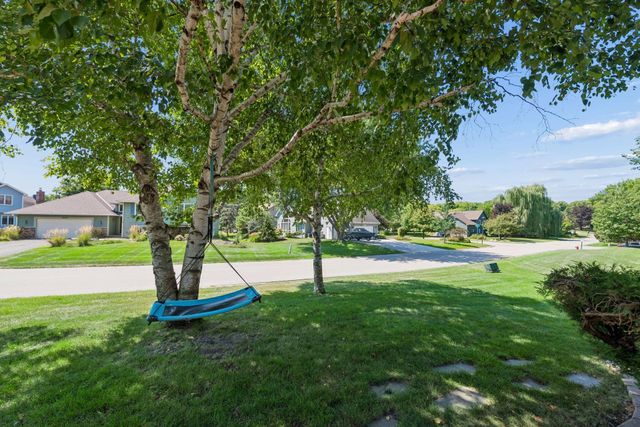 7011 Eagle Ridge, Eden Prairie, MN 55346