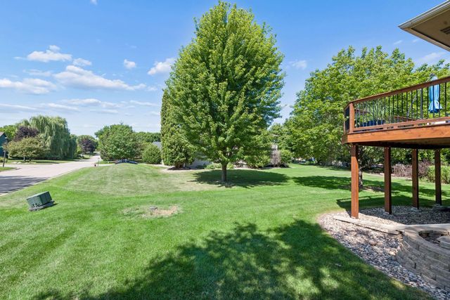 7011 Eagle Ridge, Eden Prairie, MN 55346