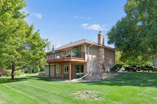7011 Eagle Ridge, Eden Prairie, MN 55346