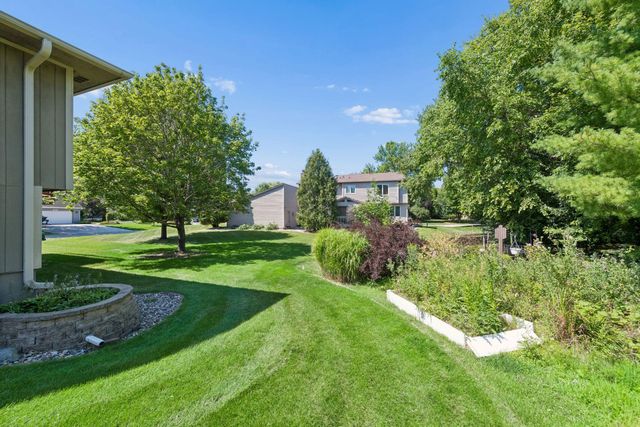 7011 Eagle Ridge, Eden Prairie, MN 55346