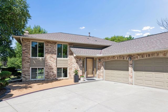 7011 Eagle Ridge, Eden Prairie, MN 55346
