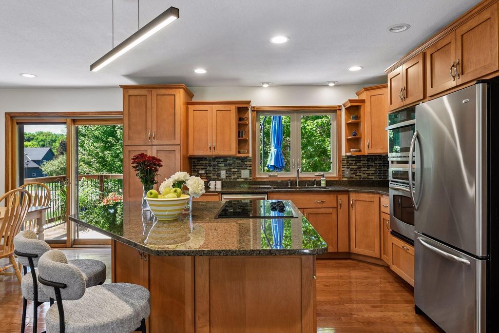 7011 Eagle Ridge, Eden Prairie, MN 55346 — photo 2