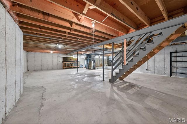 3937 Argonne Forest Drive, Florissant, MO 63034