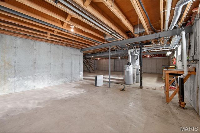 3937 Argonne Forest Drive, Florissant, MO 63034