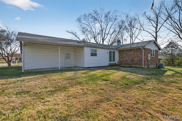 3937 Argonne Forest Drive, Florissant, MO 63034