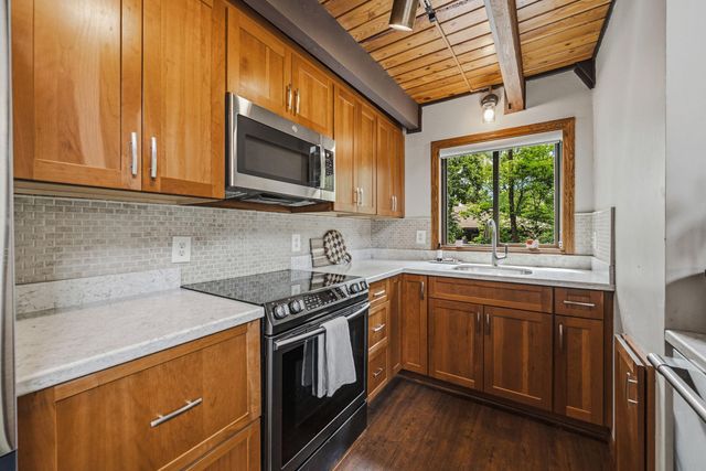 4540 Wood Duck Drive, Vadnais Heights, MN 55127