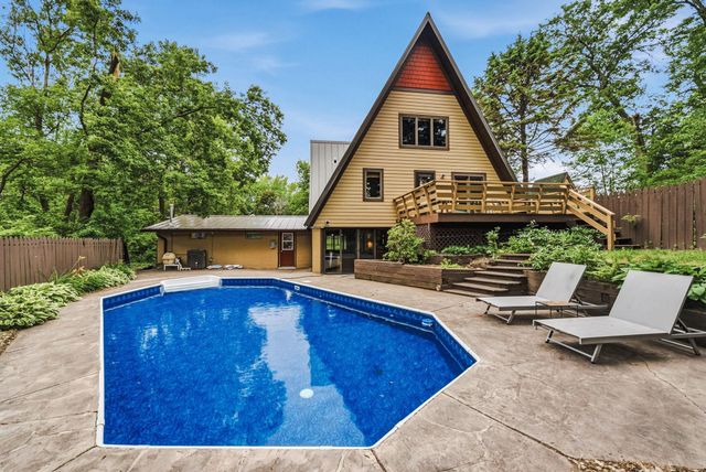 4540 Wood Duck Drive, Vadnais Heights, MN 55127