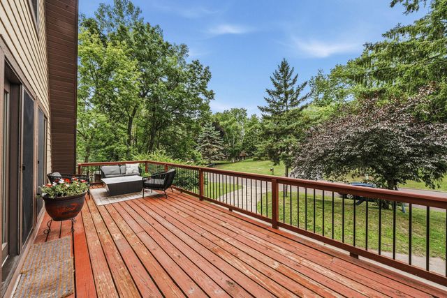 4540 Wood Duck Drive, Vadnais Heights, MN 55127