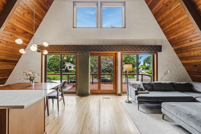 4540 Wood Duck Drive, Vadnais Heights, MN 55127
