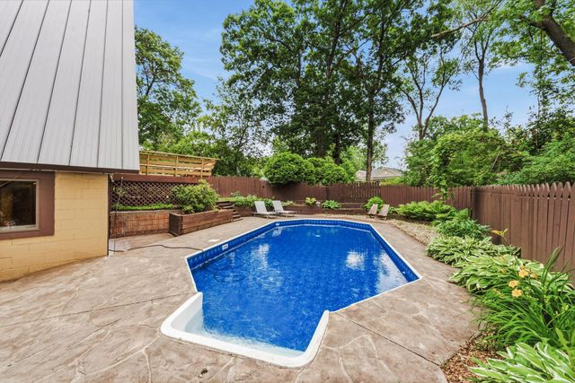 4540 Wood Duck Drive, Vadnais Heights, MN 55127