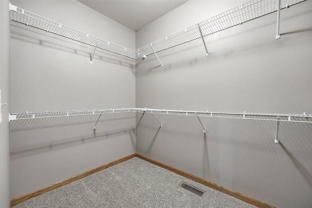 906 Dorchester Place NE, Cedar Rapids, IA 52402