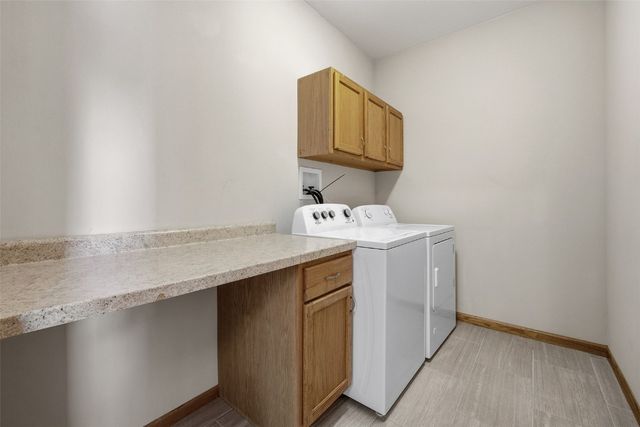 906 Dorchester Place NE, Cedar Rapids, IA 52402