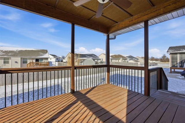 906 Dorchester Place NE, Cedar Rapids, IA 52402