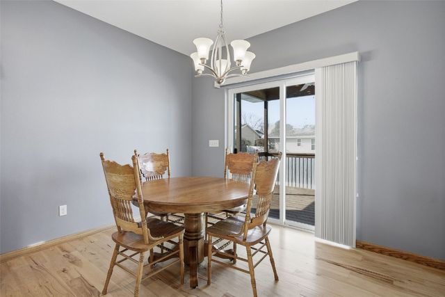 906 Dorchester Place NE, Cedar Rapids, IA 52402