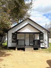 708 N Wharton Street, El Campo, TX 77437