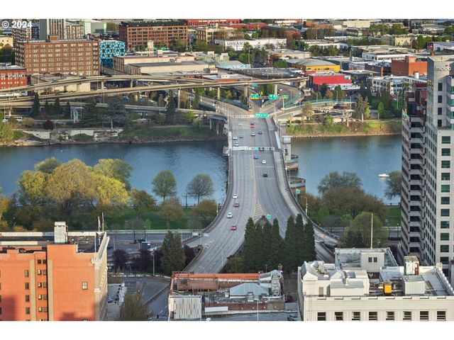 550 Sw 10th Ave 3503, Portland, OR 97205