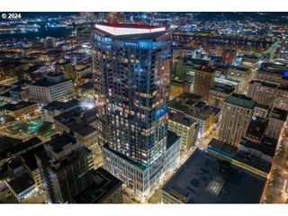 550 Sw 10th Ave 3503, Portland, OR 97205