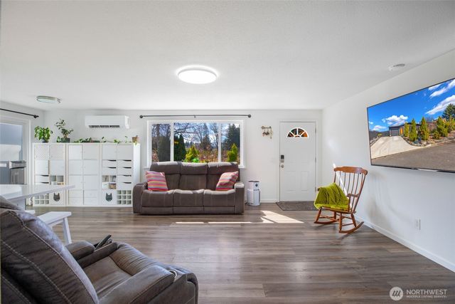 12802 SE 202 Place, Kent, WA 98031