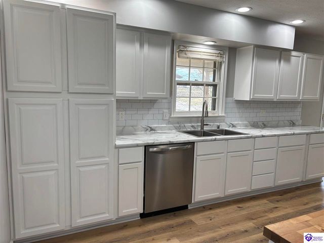 304 Derek Avenue, Elizabethtown, KY 42701