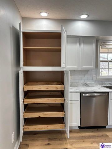 304 Derek Avenue, Elizabethtown, KY 42701