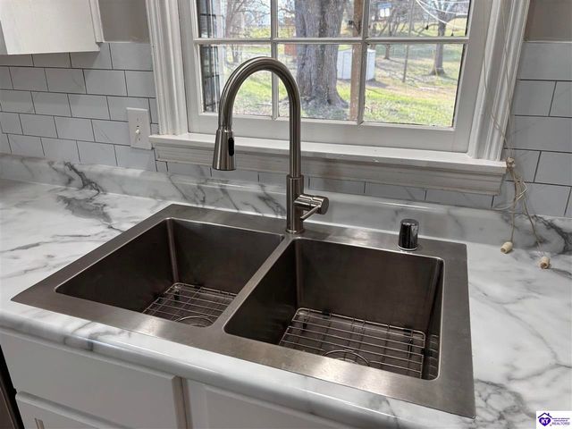 304 Derek Avenue, Elizabethtown, KY 42701