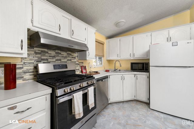 8536 Kern Canyon Road 2, Bakersfield, CA 93306