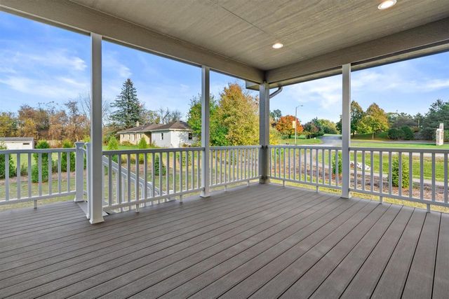 7025 Stonewood LANE, Lannon, WI 53046