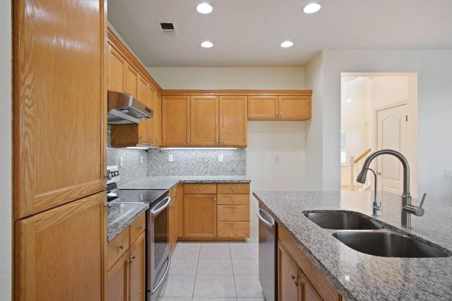 2303 Gallery Dr, Riverbank, CA 95367