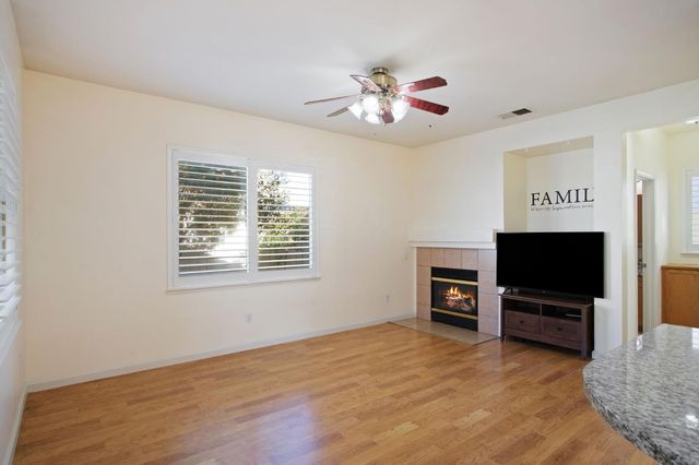 2303 Gallery Dr, Riverbank, CA 95367