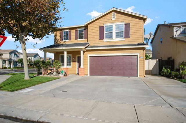 2303 Gallery Dr, Riverbank, CA 95367