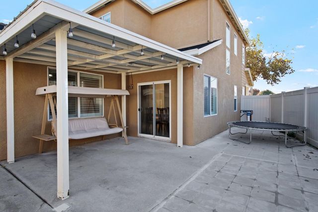 2303 Gallery Dr, Riverbank, CA 95367